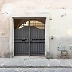 Casa Santa Croce